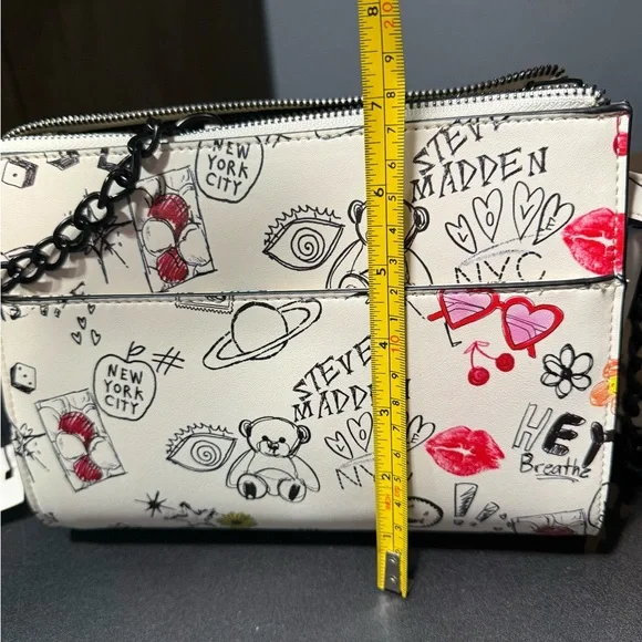 NWT Steve Madden Blynn Doodle Graffiti Crossbody Bag NYC - Picture 8 of 8